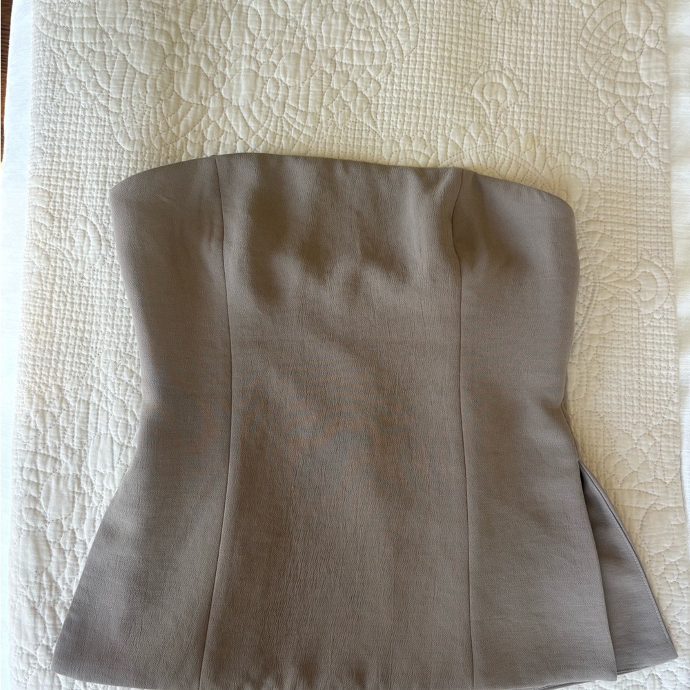 Aritzia Posh Top Nomad Taupe Size 8